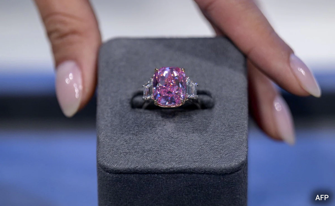 Sắp đấu giá viên kim cương hồng tím quý hiếm 10,57 carat tại New York ảnh 1