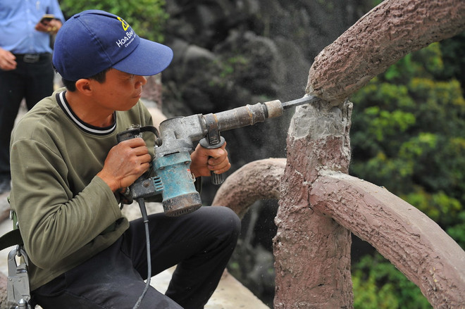 Công trình trái phép ở Tràng An: Mới tháo dỡ được 28m sau 1 tuần ảnh 1