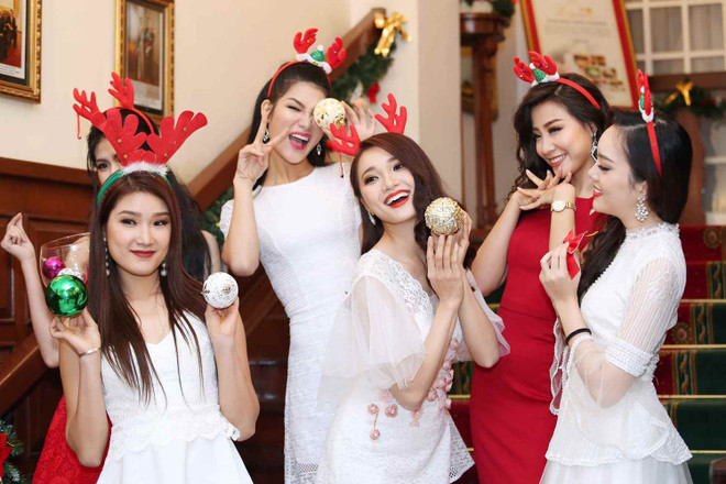 Thí sinh Hoa hậu Hoàn vũ Việt Nam lung linh mừng Giáng sinh ảnh 4