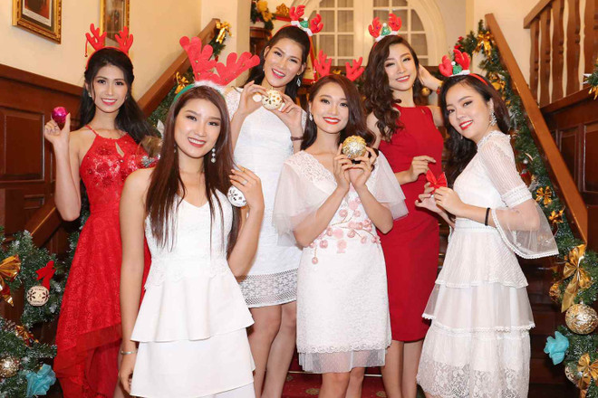 Thí sinh Hoa hậu Hoàn vũ Việt Nam lung linh mừng Giáng sinh ảnh 8