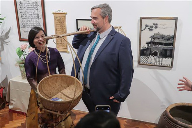 Quảng bá hình ảnh đất nước, con người Việt Nam tới bạn bè Hungary ảnh 1