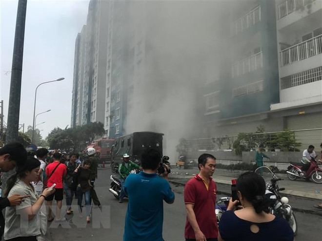 Hiện trường vụ cháy chung cư Carina Plaza. (Ảnh: Thành Chung/TTXVN) Những vụ cháy thương tâm ám ảnh cộng đồng trong những năm gần đây ảnh 4
