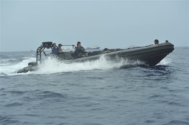 Phát hiện tín hiệu nghi từ hộp đen của máy bay rơi ở Indonesia ảnh 1