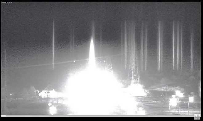 Ukraine khống chế được đám cháy gần nhà máy điện hạt nhân Zaporizhzhia ảnh 1