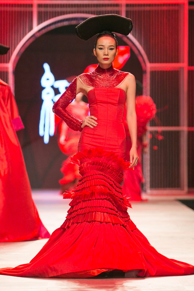Frederick Lee nhuộm đỏ sàn diễn với bộ sưu tập cảm hứng phương Đông ảnh 7