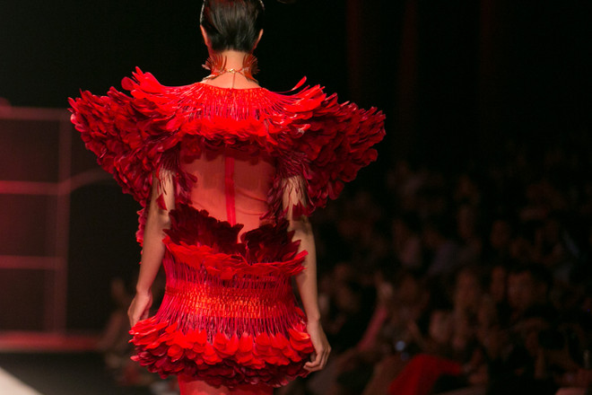 Frederick Lee nhuộm đỏ sàn diễn với bộ sưu tập cảm hứng phương Đông ảnh 8