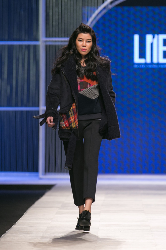 Những cô nàng Rock Chic hiện đại trong các thiết kế ready-to-wear ảnh 11