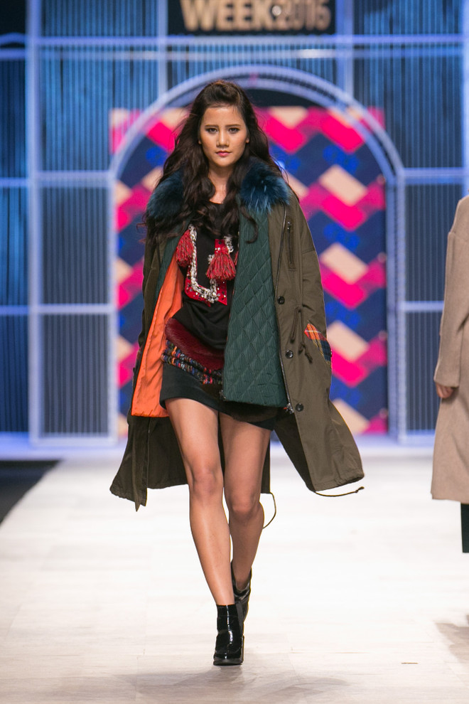 Những cô nàng Rock Chic hiện đại trong các thiết kế ready-to-wear ảnh 16