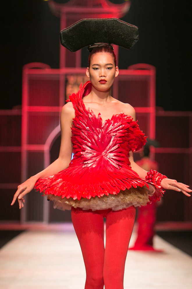 Frederick Lee nhuộm đỏ sàn diễn với bộ sưu tập cảm hứng phương Đông ảnh 5