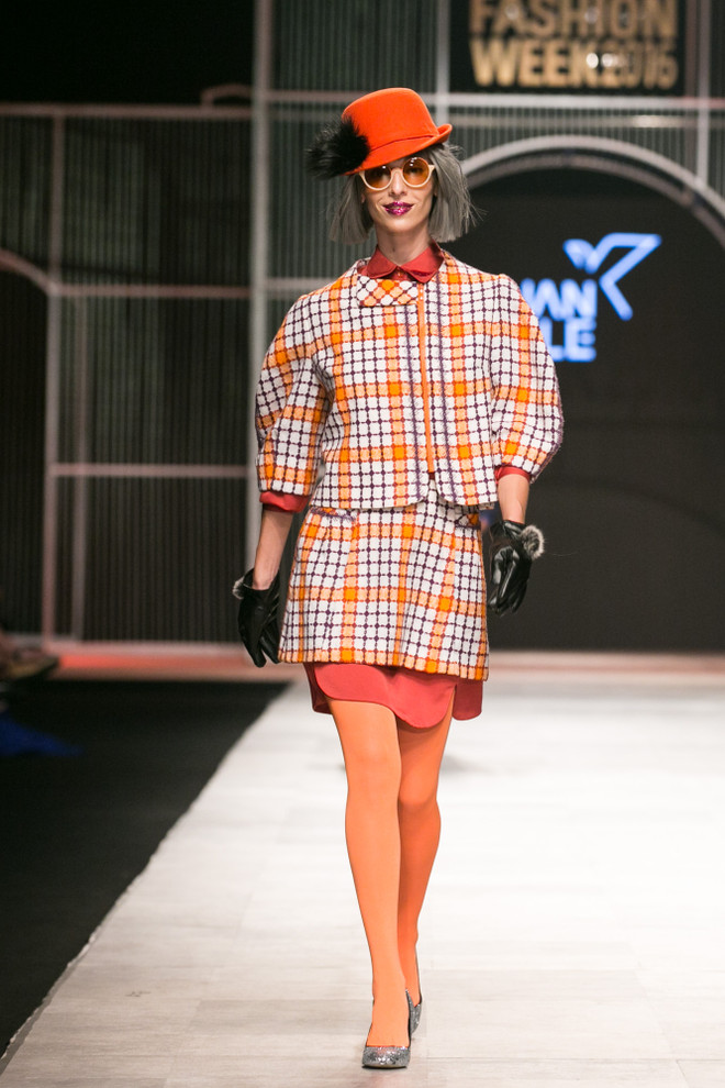 Chân dung những cô gái Paris đang yêu qua bộ sưu tập của Xuân Lê ảnh 2