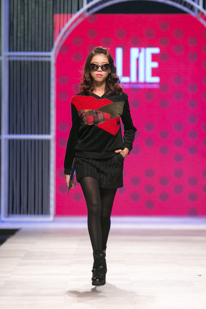 Những cô nàng Rock Chic hiện đại trong các thiết kế ready-to-wear ảnh 8