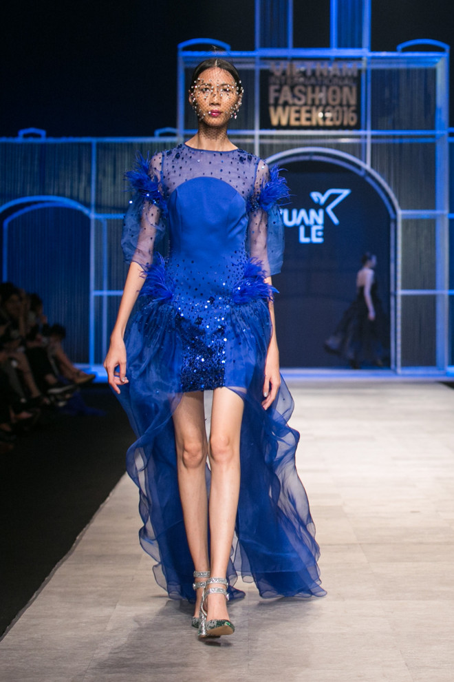 Chân dung những cô gái Paris đang yêu qua bộ sưu tập của Xuân Lê ảnh 17