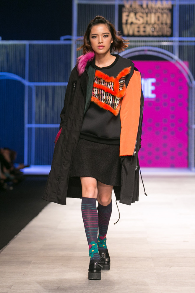 Những cô nàng Rock Chic hiện đại trong các thiết kế ready-to-wear ảnh 9