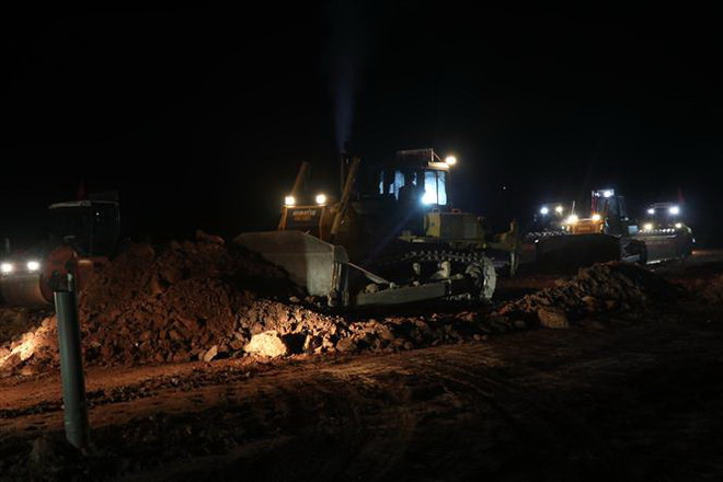 Không khí nhộn nhịp trên công trường Cam Lộ-La Sơn trước ngày về đích ảnh 2