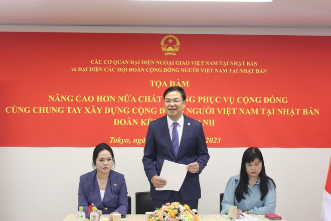 Đại sứ Phạm Quang Hiệu chủ trì Tọa đàm giữa các cơ quan đại diện ngoại giao Việt Nam tại Nhật Bản với đại diện các hội đoàn người Việt. (Ảnh: Phạm Tuân/TTXVN) Xây dựng cộng đồng người Việt tại Nhật Bản đoàn kết, vững mạnh ảnh 2