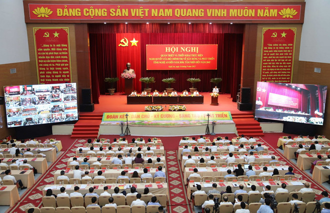 Quán triệt Nghị quyết của Bộ Chính trị về phát triển tỉnh Nghệ An ảnh 1