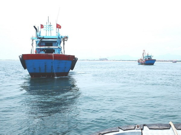 Mưa dông trên các vùng biển phía Nam, ngư dân đề phòng lốc xoáy ảnh 1