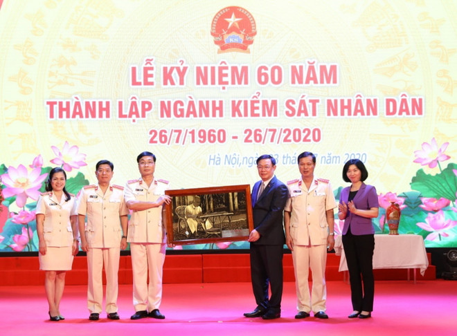 Phối hợp xử lý kịp thời các vụ án mà dư luận xã hội quan tâm ảnh 1