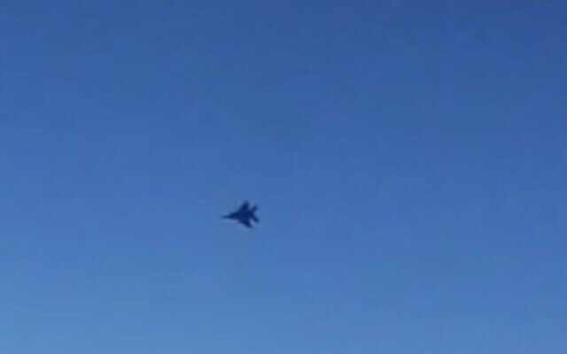 Máy bay chở khách Iran bị 2 chiến đấu cơ Mỹ chặn ở không phận Syria ảnh 1