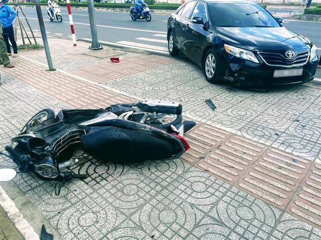 Cần Thơ: Trưởng công an phường khống chế kẻ cướp túi xách của nữ sinh ảnh 1