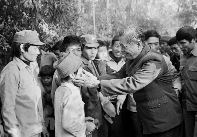 Dâng hương tưởng niệm 24 năm ngày mất của Tổng Bí thư Nguyễn Văn Linh ảnh 1