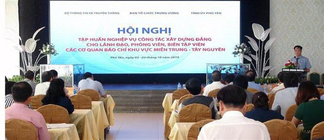 Nâng cao nghiệp vụ công tác xây dựng Đảng cho các nhà báo ảnh 1