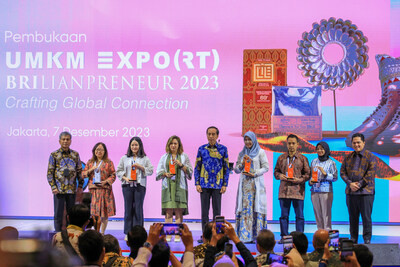 Jakarta (7/12)- President Joko Widodo attended the opening ceremony of the BRI's UMKM EXPO(RT) BRILIANPRENEUR 2023, which brought together 700 MSMEs from across Indonesia. The event, which runs until 10 December, provides a valuable opportunity for MSMEs to compete in the international market. (PRNewsfoto/Bank Rakyat Indonesia) Jakarta (7/12)- President Joko Widodo attended the opening ceremony of the BRI's UMKM EXPO(RT) BRILIANPRENEUR 2023, which brought together 700 MSMEs from across Indonesia. The event, which runs until 10 December, provides a valuable opportunity for MSMEs to compete in the international market. (PRNewsfoto/Bank Rakyat Indonesia)