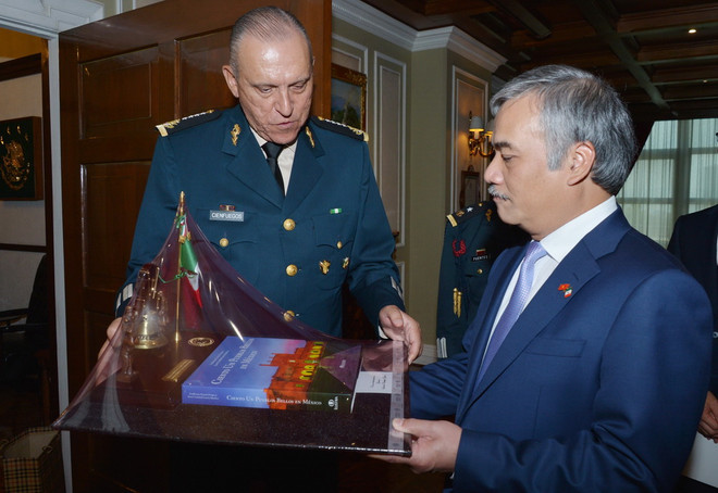 "Việt Nam là tấm gương về bảo vệ Tổ quốc và xây dựng đất nước" ảnh 2