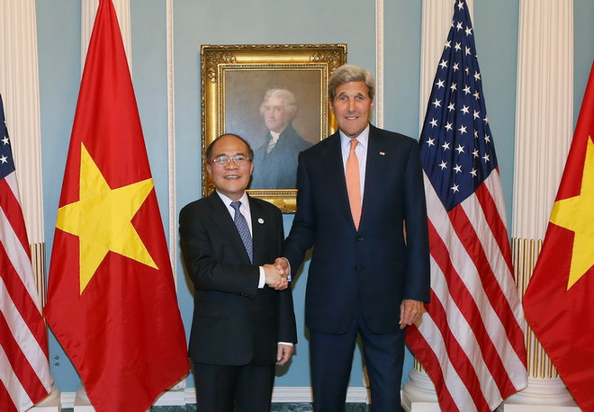 Chủ tịch Quốc hội Nguyễn Sinh Hùng gặp Ngoại trưởng John Kerry ảnh 1