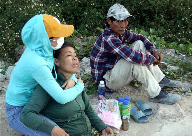 Vụ lật thuyền trên sông Thu Bồn: Tìm kiếm 3 người còn mất tích ảnh 1