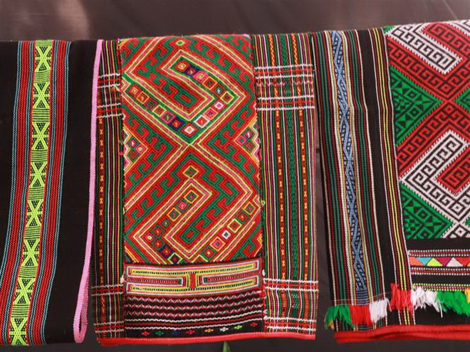 Những người âm thầm gìn giữ nghề dệt thổ cẩm của dân tộc S’tiêng ảnh 2