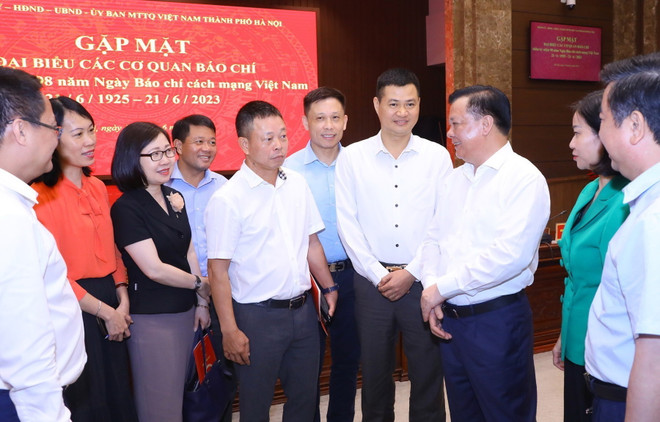 Bí thư Hà Nội: Các sở, ngành chủ động cung cấp thông tin cho báo chí ảnh 3