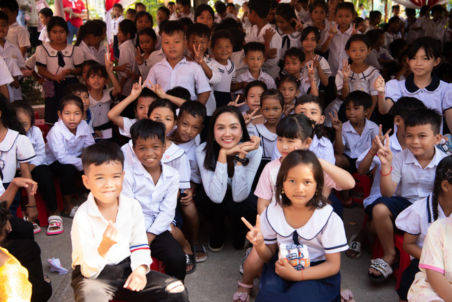 HHen Nie_Thu vien thu 10 tai truong tieu hoc A O Lam67.jpg