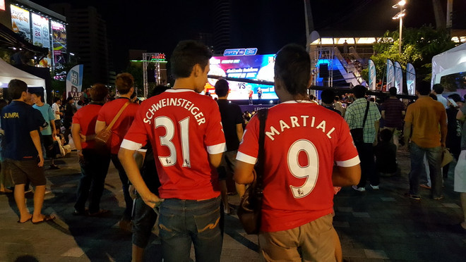 Người Thái háo hức xem trận cầu Manchester United-Leicester City ảnh 3