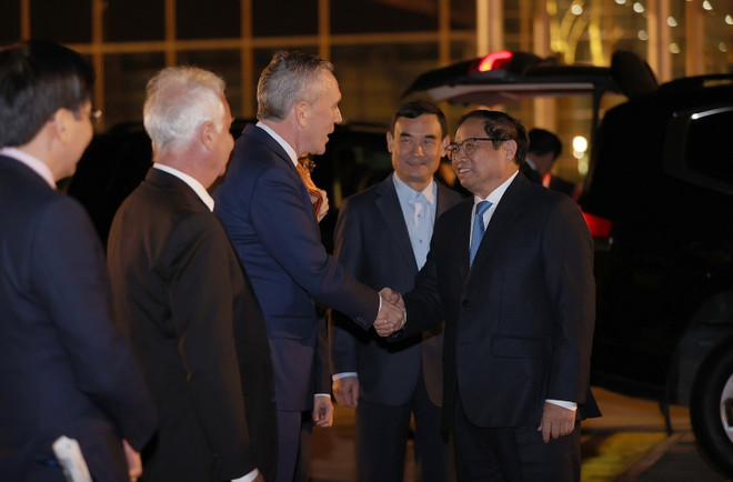 Thủ tướng lên đường dự Hội nghị cấp cao 45 năm quan hệ ASEAN-EU ảnh 1