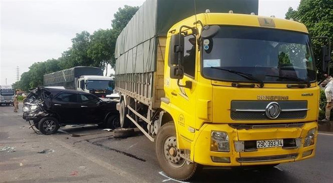 Thanh Hóa: Chín xe ôtô đâm nhau liên hoàn trên Quốc lộ 1A ảnh 1