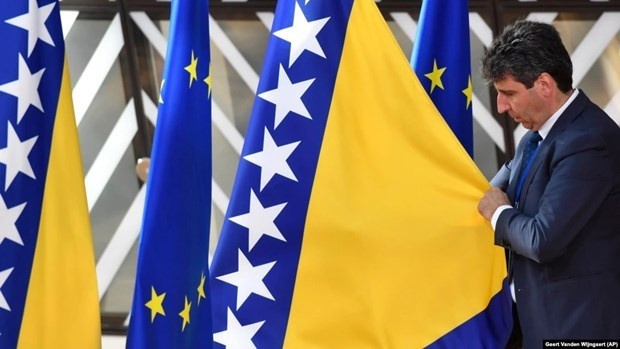 EC đề xuất để Bosnia và Herzegovina ứng cử gia nhập EU ảnh 1