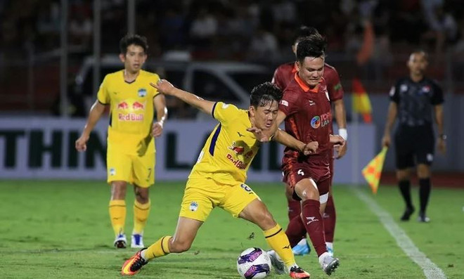 V.League 2022: Hoàng Anh Gia Lai hòa may mắn trước Topalend Bình Định ảnh 1