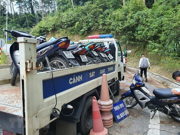 “Mật phục” tóm gọn 27 “quái xế” lạng lách, đánh võng trên Quốc lộ 1 ảnh 1