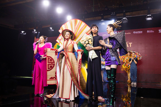 Lộ diện trang phục dân tộc của đại diện Việt Nam tại Miss Universe ảnh 1