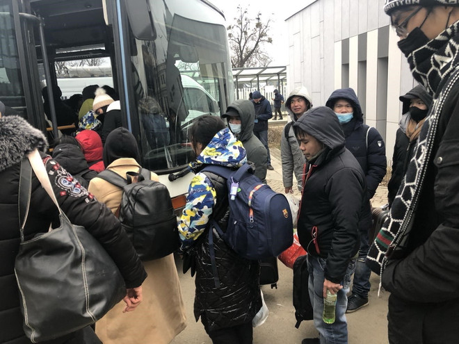 Hầu hết bà con người Việt tại Ukraine được sơ tán khỏi vùng chiến sự ảnh 1