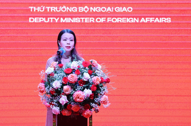 Thứ trưởng Bộ Ngoại giao Nguyễn Minh Hằng phát biểu khai mạc hội nghị. (Ảnh: Tiên Minh/TTXVN) ttxvn_gap go Indonesia 2.jpg