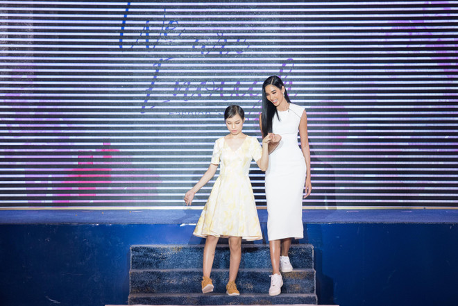 Á hậu Hoàng Thùy hướng dẫn bệnh nhân ung thư biểu diễn thời trang ảnh 2