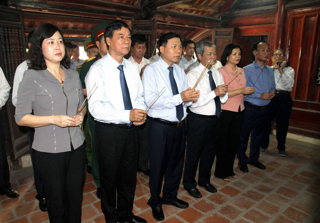 Lãnh đạo tỉnh Bắc Ninh dâng hương tưởng niệm đồng chí Lê Quang Đạo ảnh 1