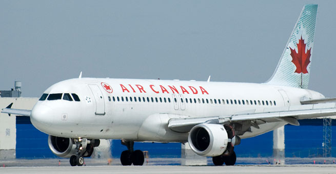 Ảnh minh họa. (Nguồn: Toronto Life) Máy bay Air Canada trượt khỏi đường băng vì bánh trước quấn cỏ ảnh 1
