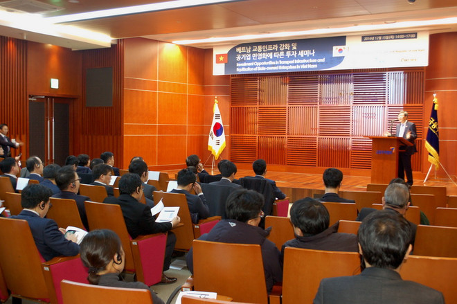 Quang cảnh hội thảo. (Ảnh: Vũ Toàn-Phạm Duy/Vietnam+) Thu hút đầu tư Hàn Quốc vào lĩnh vực hạ tầng giao thông tại Việt Nam ảnh 1
