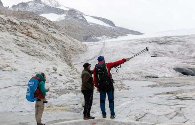 Khối sông băng lớn nhất Italy có thể biến mất trước cuối thế kỷ này ảnh 1