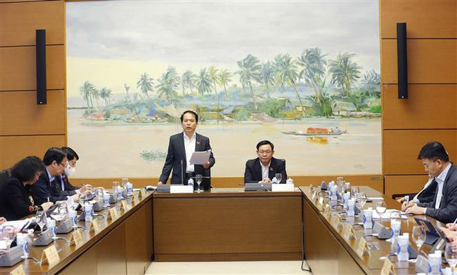 Đại biểu Quốc hội tỉnh Sóc Trăng Hoàng Thanh Tùng phát biểu ý kiến. (Ảnh: Doãn Tấn/TTXVN) Họp Quốc hội: Đề xuất bổ sung 2 quyền hạn mới cho cảnh sát cơ động ảnh 2