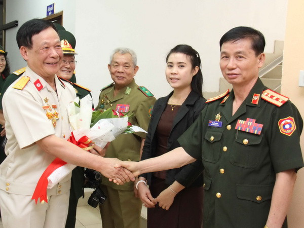 Giao lưu giữa cựu chiến binh quân y Việt Nam và Lào ảnh 1