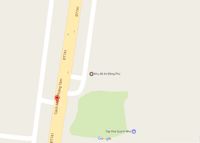 Xe khách đâm trực diện vào dải phân cách làm 3 người bị thương ảnh 1